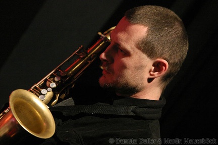 Maciej Sikala (soprano-, tenor saxophone)